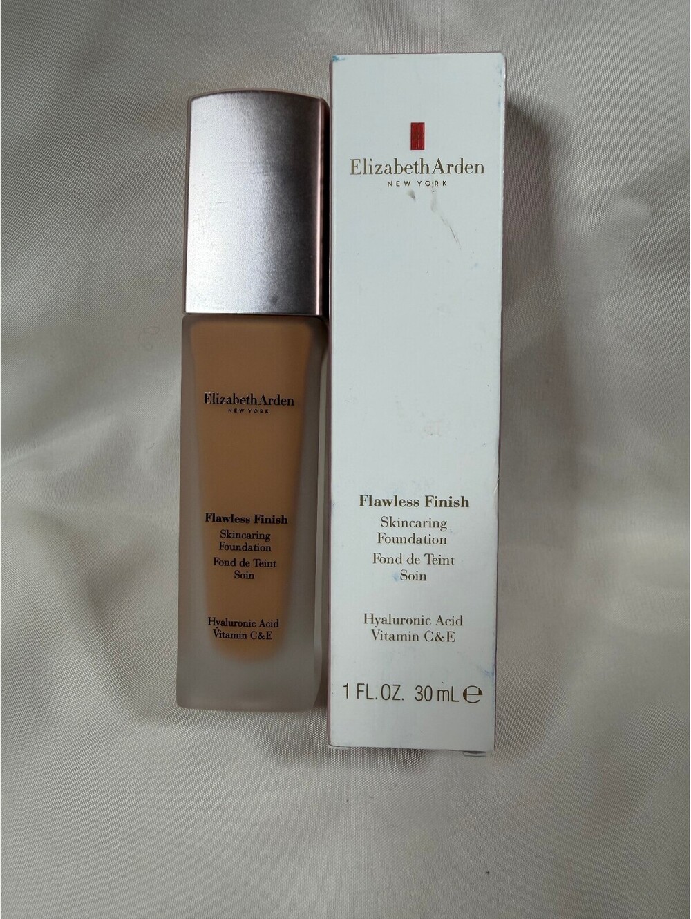 Elizabeth Arden Flawless Finish Skincaring Foundation 501N